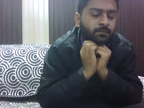 Snapshot of indihotguy chatting on February 15, 10:03 am indihotguy online show from February 15, 10:03 am