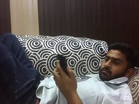 Snapshot of indihotguy chatting on February 18, 8:54 am indihotguy online show from February 18, 8:54 am