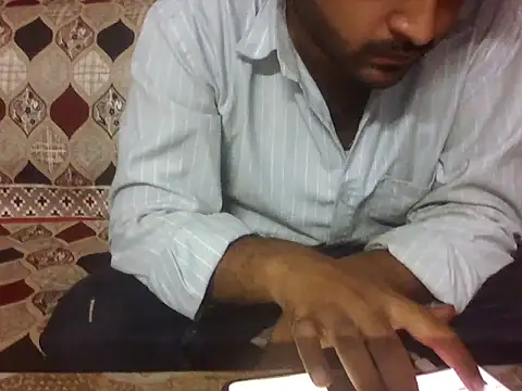 Snapshot of indihotguy chatting on June 11, 2:33 am indihotguy online show from June 11, 2:33 am