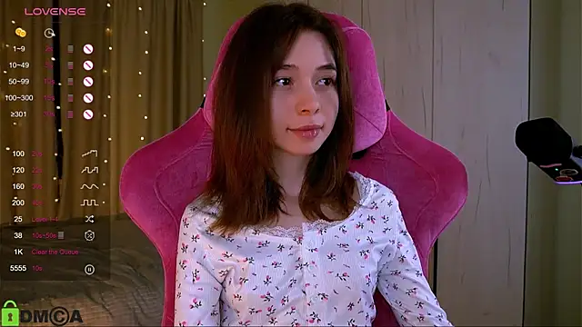 Snapshot of LittleOriana chatting on March 15, 1:41 am LittleOriana online show from March 15, 1:41 am