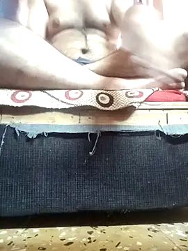 Snapshot of r379 chatting on November 5, 4:01 am r379 online show from November 5, 4:01 am