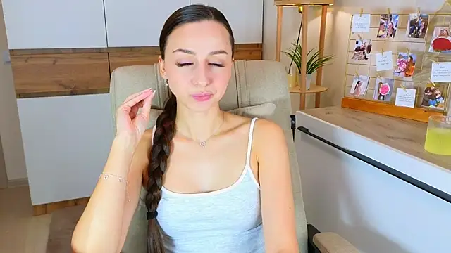 Snapshot of mellowness_ chatting on October 2, 11:39 am mellowness  online show from October 2, 11:39 am