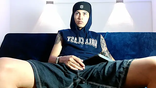 Snapshot of Br4ndxpimm chatting on October 3, 1:52 pm Br4ndxpimm online show from October 3, 1:52 pm