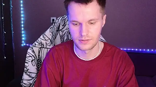 Snapshot of Leonnextdoor chatting on December 28, 3:15 pm Leonnextdoor online show from December 28, 3:15 pm