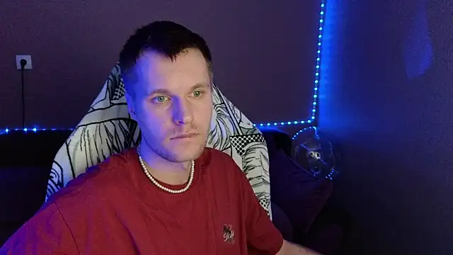 Snapshot of Leonnextdoor chatting on January 5, 12:31 pm Leonnextdoor online show from January 5, 12:31 pm