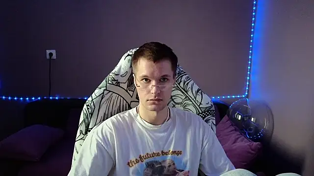 Snapshot of Leonnextdoor chatting on January 9, 6:27 am Leonnextdoor online show from January 9, 6:27 am