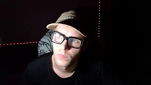 Snapshot of Leonnextdoor chatting on January 12, 12:23 pm Leonnextdoor online show from January 12, 12:23 pm