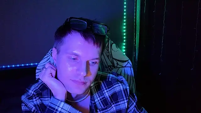 Snapshot of Leonnextdoor chatting on January 16, 2:30 pm Leonnextdoor online show from January 16, 2:30 pm