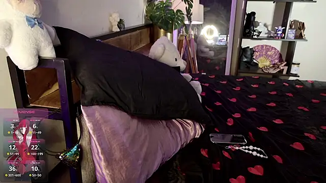 Snapshot of roseofvenom chatting on September 14, 11:15 pm roseofvenom online show from September 14, 11:15 pm