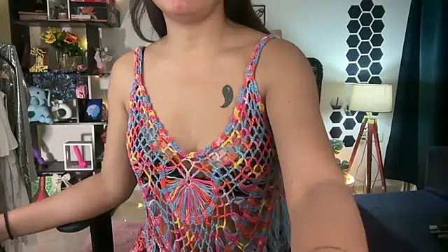 Snapshot of roseofvenom chatting on March 16, 6:45 pm roseofvenom online show from March 16, 6:45 pm