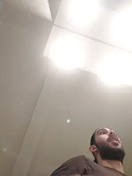 Snapshot of Levi_Latino chatting on November 7, 9:15 pm Levi Latino online show from November 7, 9:15 pm