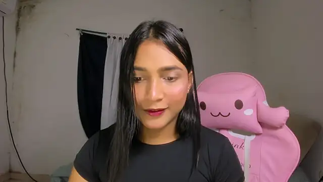 Snapshot of Miss_noah18 chatting on October 11, 9:13 pm Miss noah18 online show from October 11, 9:13 pm