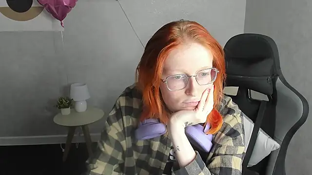 ElizabethHarpper online show from February 19, 9:16 am