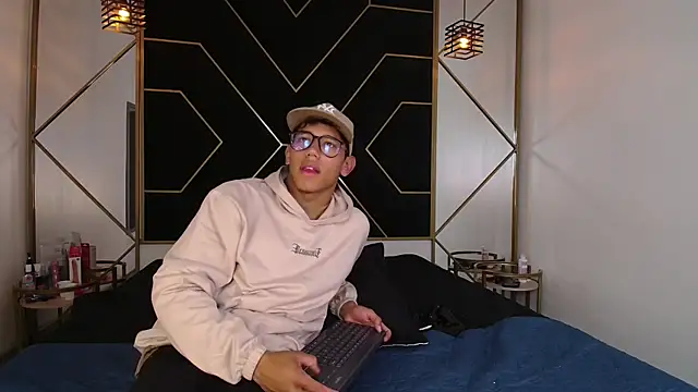 RyanPricee online show from October 22, 4:24 am