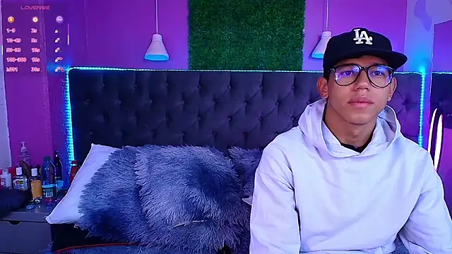 RyanPricee online show from February 6, 4:17 am