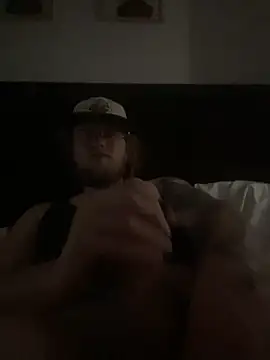 Snapshot of tcadle1824 chatting on March 22, 10:40 am tcadle1824 online show from March 22, 10:40 am