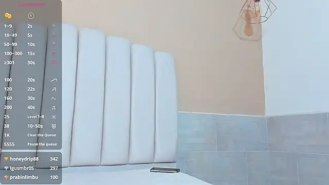 Snapshot of DAVID_VICTORIAA chatting on February 1, 6:51 pm DAVID VICTORIAA online show from February 1, 6:51 pm