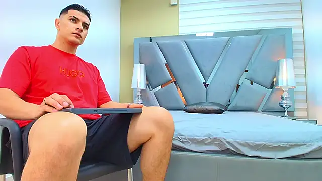 DAVID VICTORIAA online show from March 13, 1:07 pm