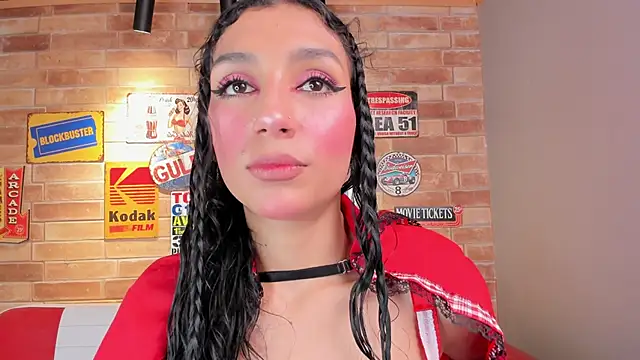 Snapshot of miss___evangeline chatting on October 27, 2:37 am miss evangeline online show from October 27, 2:37 am