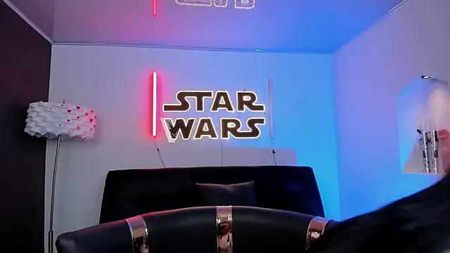 Snapshot of miss___evangeline chatting on December 15, 2:05 am miss evangeline online show from December 15, 2:05 am