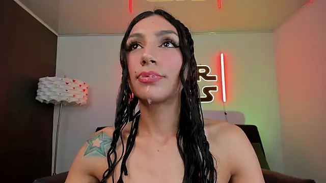 Snapshot of miss___evangeline chatting on December 19, 2:18 am miss evangeline online show from December 19, 2:18 am