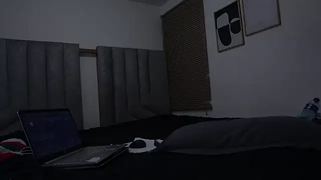 womantall99 online show from April 1, 3:20 pm