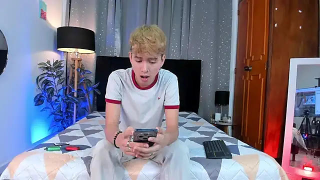 Brian-Ausslos online show from February 4, 4:26 am