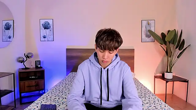 Brian-Ausslos online show from December 3, 4:31 am