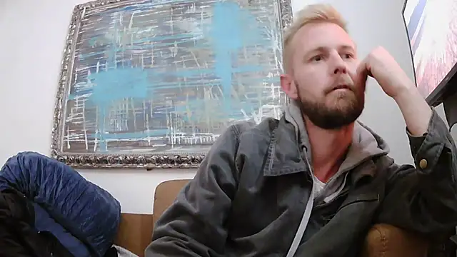 Snapshot of bjay1210 chatting on January 20, 1:07 am bjay1210 online show from January 20, 1:07 am