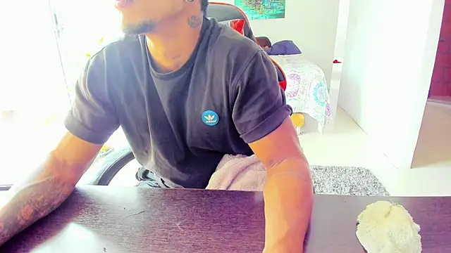 Adam Valenciia online show from September 29, 5:18 pm