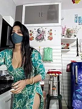 Snapshot of Best-Couple chatting on November 13, 3:05 am Best-Couple online show from November 13, 3:05 am