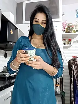 Snapshot of Best-Couple chatting on December 15, 3:55 am Best-Couple online show from December 15, 3:55 am