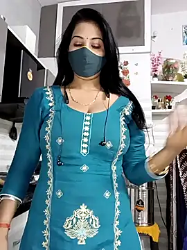 Snapshot of Best-Couple chatting on December 23, 3:37 am Best-Couple online show from December 23, 3:37 am