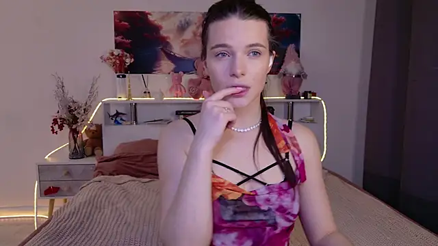 Nellie Medina online show from March 20, 5:07 pm