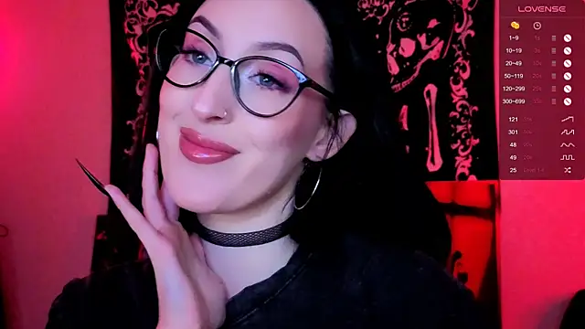 Snapshot of Miss_Alice__ chatting on October 19, 12:33 am Miss Alice   online show from October 19, 12:33 am