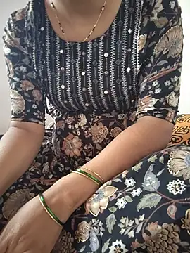 Snapshot of lovelygirl4567 chatting on June 18, 5:30 am lovelygirl4567 online show from June 18, 5:30 am