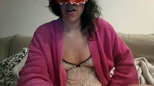 Snapshot of couple-tuga chatting on February 16, 9:48 pm couple-tuga online show from February 16, 9:48 pm