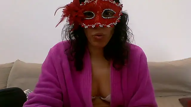 Snapshot of couple-tuga chatting on February 17, 11:34 am couple-tuga online show from February 17, 11:34 am