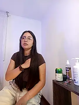 Snapshot of Gretta_Hot chatting on March 28, 2:00 am Gretta Hot online show from March 28, 2:00 am