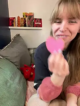 Snapshot of thigh_hi chatting on January 21, 4:37 pm thigh hi online show from January 21, 4:37 pm