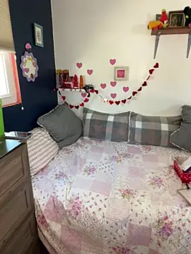 Snapshot of thigh_hi chatting on February 17, 5:43 pm thigh hi online show from February 17, 5:43 pm