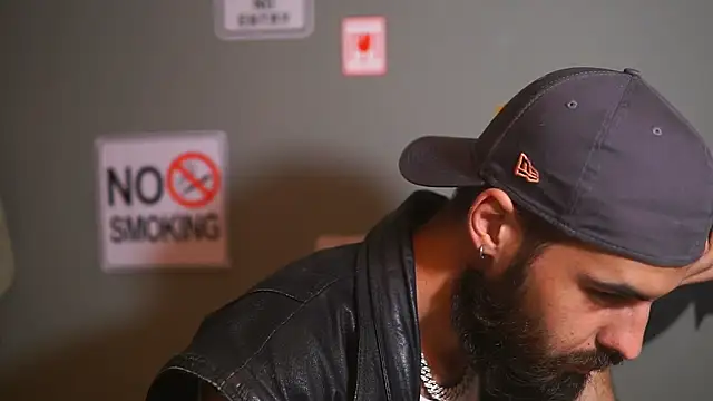 HairyRobxxx online show from November 26, 9:05 pm