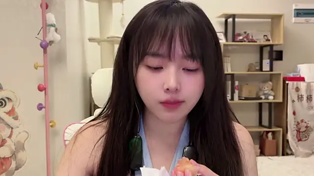 Chenjing0 online show from February 12, 12:55 pm