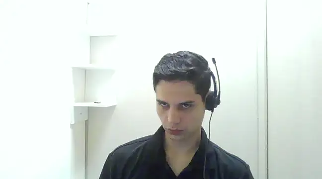 Snapshot of novinho242k chatting on January 2, 1:30 pm novinho242k online show from January 2, 1:30 pm