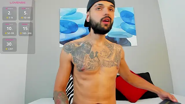 Snapshot of Emilio_Wolf chatting on February 11, 9:35 pm Emilio Wolf online show from February 11, 9:35 pm