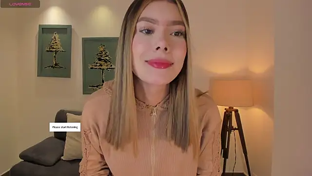 Snapshot of NiaSalvatore chatting on May 20, 11:16 am NiaSalvatore online show from May 20, 11:16 am
