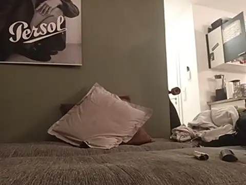 Snapshot of Hessebub chatting on February 10, 4:44 pm Hessebub online show from February 10, 4:44 pm