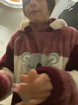 Snapshot of Amys chatting on January 11, 6:45 am Amys online show from January 11, 6:45 am