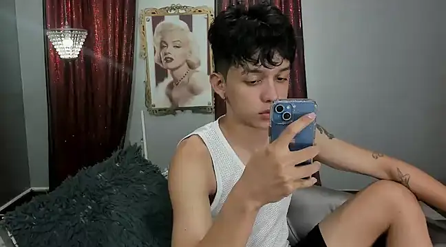 Snapshot of jisuscat chatting on March 23, 2:15 am jisuscat online show from March 23, 2:15 am