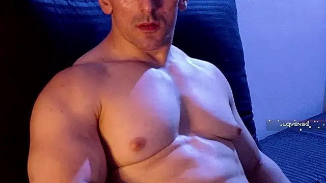 Snapshot of life_warrior chatting on January 31, 1:01 am life warrior online show from January 31, 1:01 am